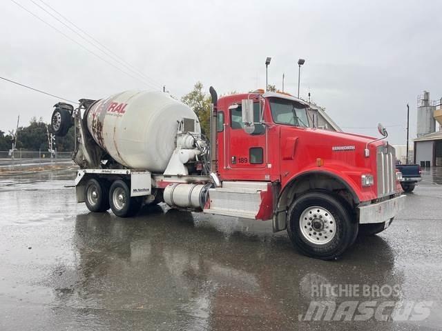 Kenworth W900B Další