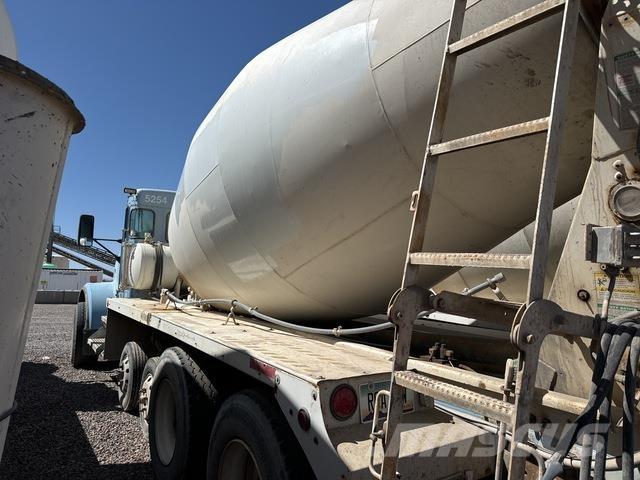 Kenworth W900B Další