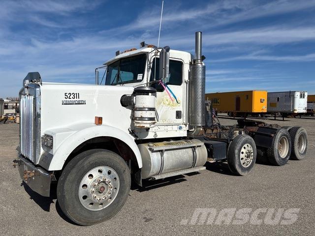 Kenworth W900B Tahače