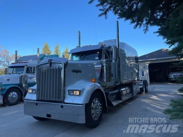 Kenworth W900L Tahače