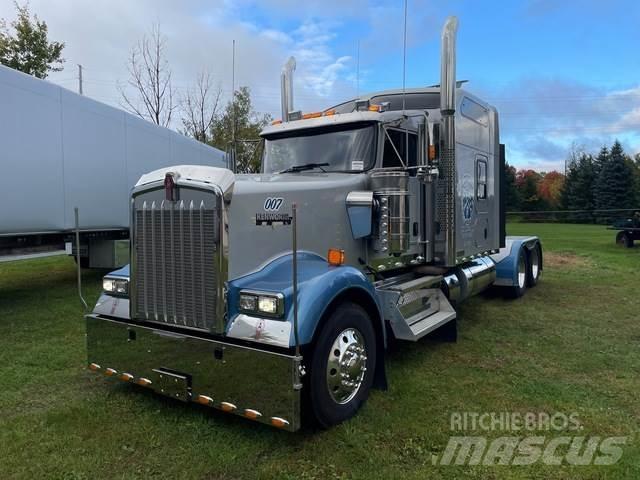 Kenworth W900L Tahače