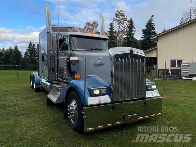 Kenworth W900L Tahače