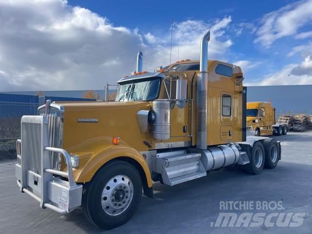 Kenworth W900L Tahače