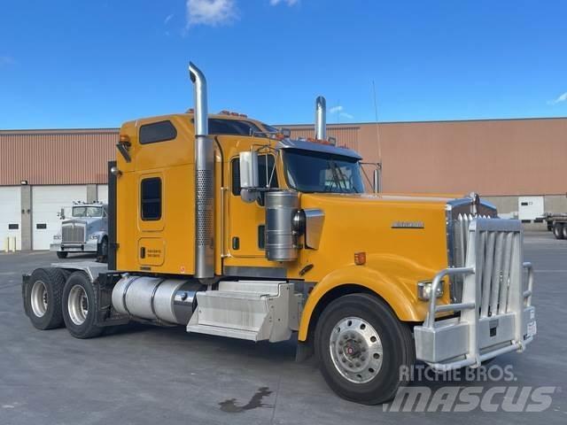 Kenworth W900L Tahače