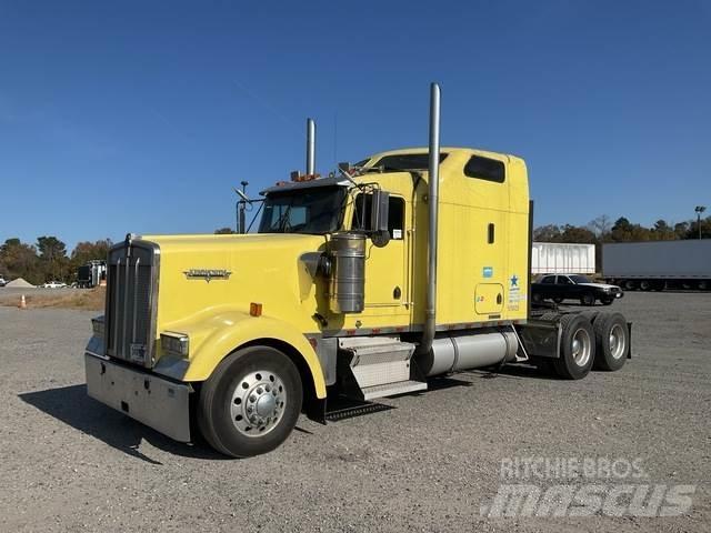 Kenworth W900L Tahače