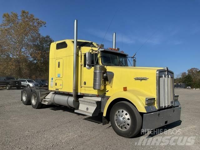 Kenworth W900L Tahače
