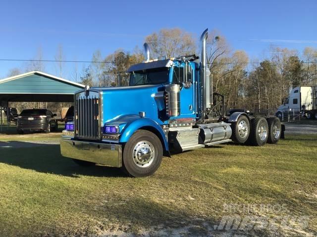 Kenworth W900L Tahače