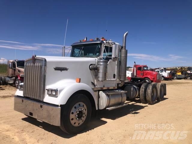 Kenworth W900L Tahače