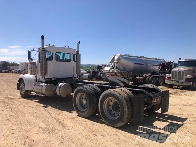 Kenworth W900L Tahače