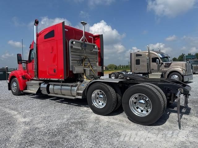 Kenworth W990 Tahače