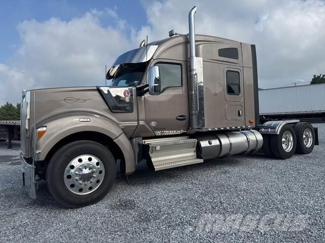 Kenworth W990 Tahače