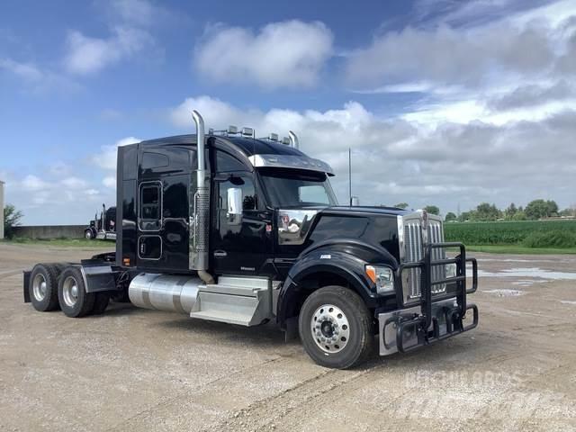Kenworth W990 Tahače