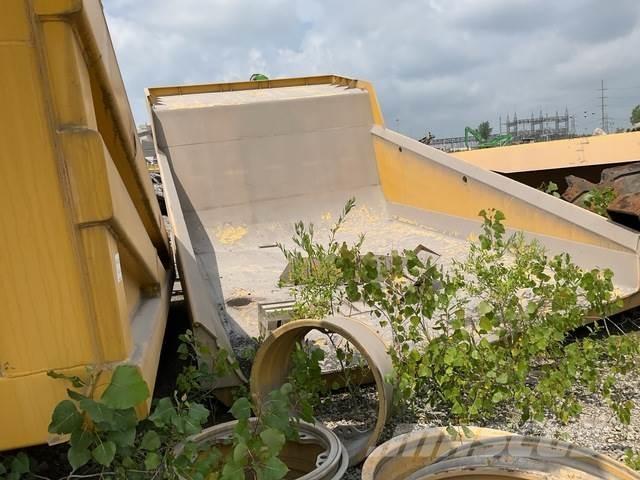 Komatsu  Skříňová nástavba