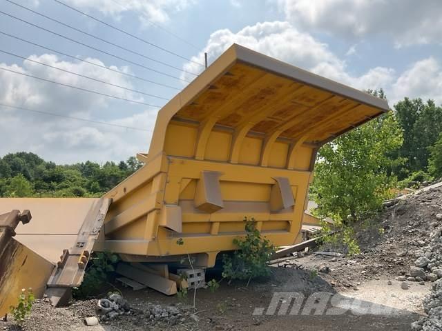 Komatsu  Skříňová nástavba