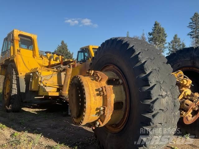 Komatsu 330M Kloubové dempry