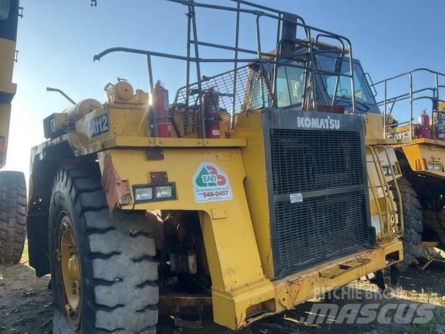 Komatsu 330M Kloubové dempry