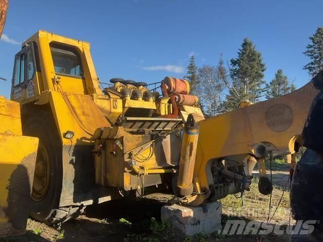 Komatsu 330M Kloubové dempry