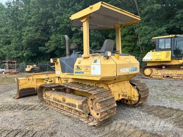 Komatsu D41E-6 Pásové dozery