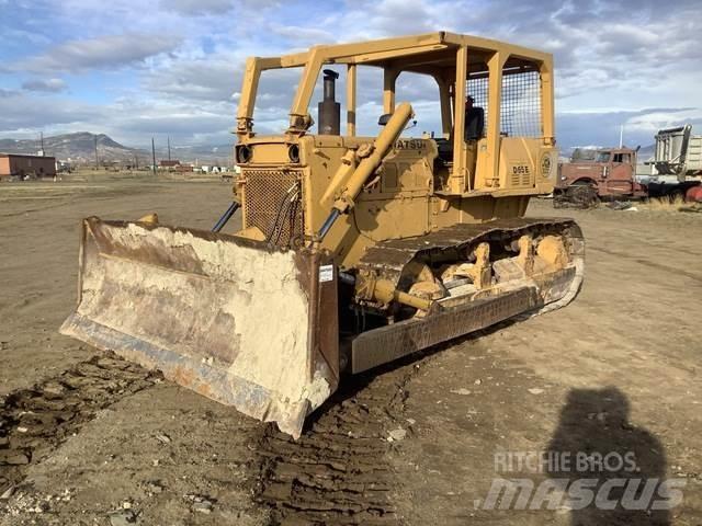 Komatsu D65E-6 Pásové dozery