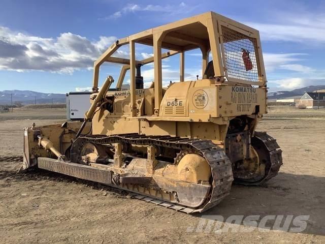 Komatsu D65E-6 Pásové dozery
