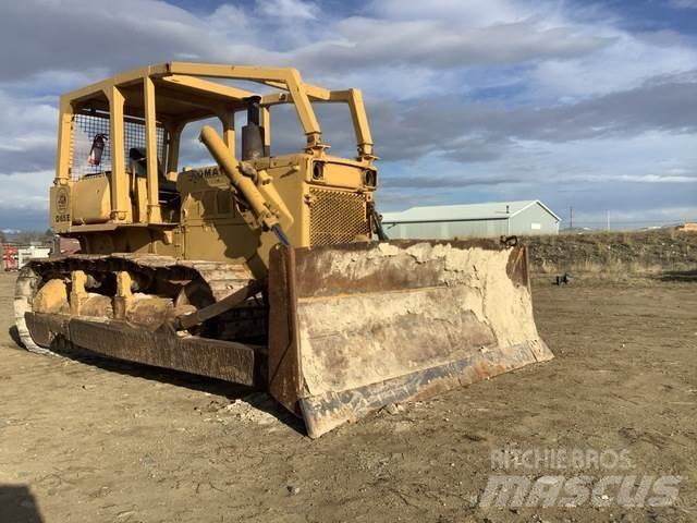 Komatsu D65E-6 Pásové dozery
