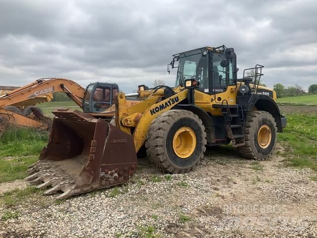 Komatsu WA380 Kolové nakladače