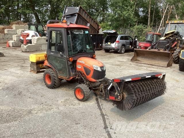 Kubota BX2380 Kompaktní traktory