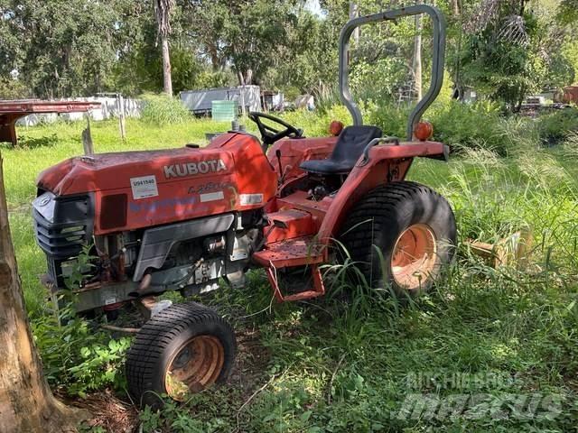 Kubota L2800 Traktory