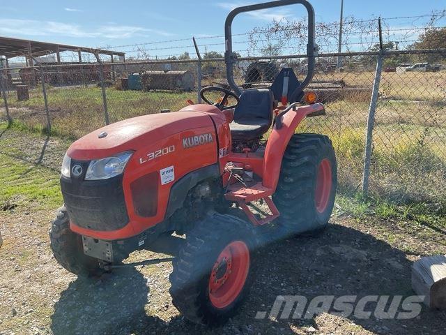 Kubota L3200DT Kompaktní traktory