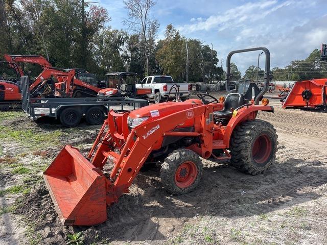 Kubota L3301DT Kompaktní traktory