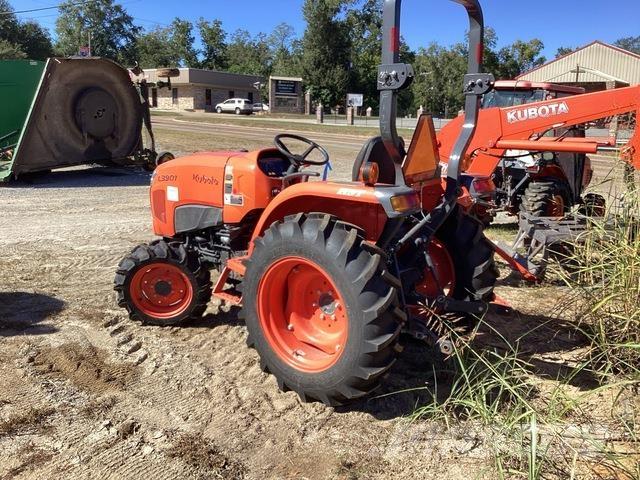 Kubota L3901D Traktory