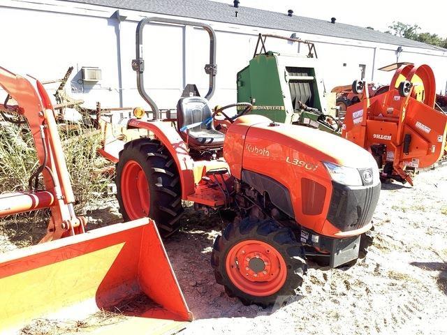 Kubota L3901D Traktory