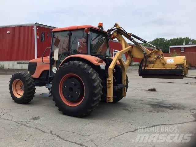 Kubota M105X Traktory