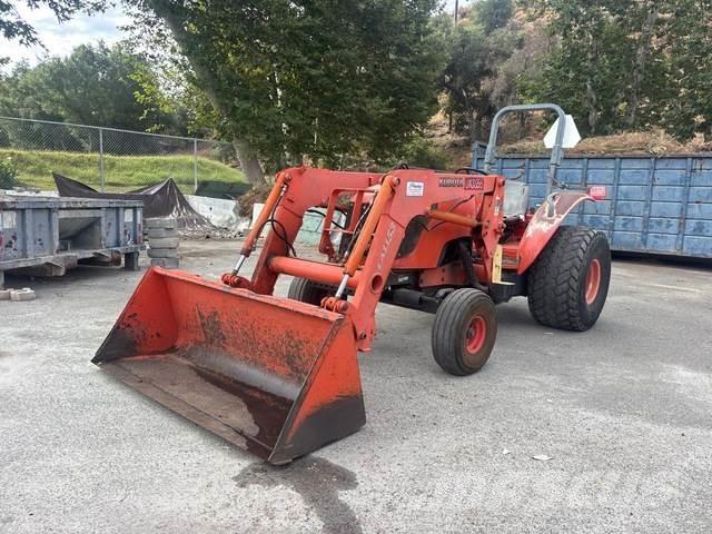 Kubota M5040F Kompaktní traktory