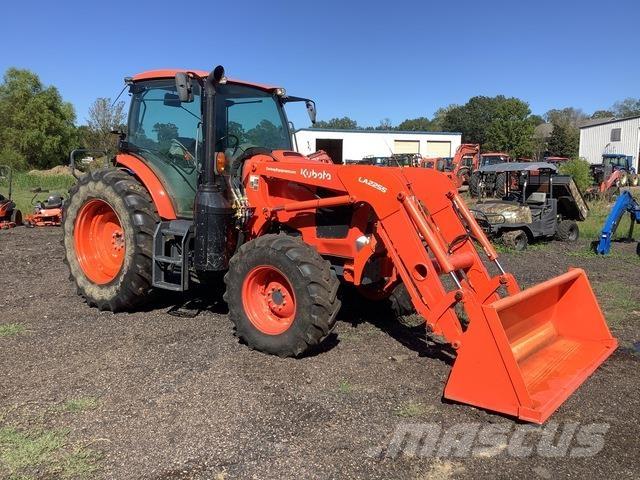 Kubota M6-141 Kompaktní traktory