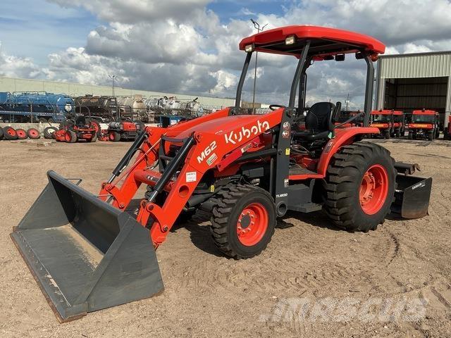 Kubota M62 Čelní nakladače a rypadla