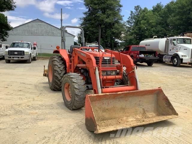 Kubota M6800 Kompaktní traktory