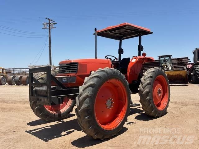 Kubota M9000 Traktory