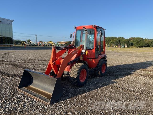 Kubota R530E Kolové nakladače