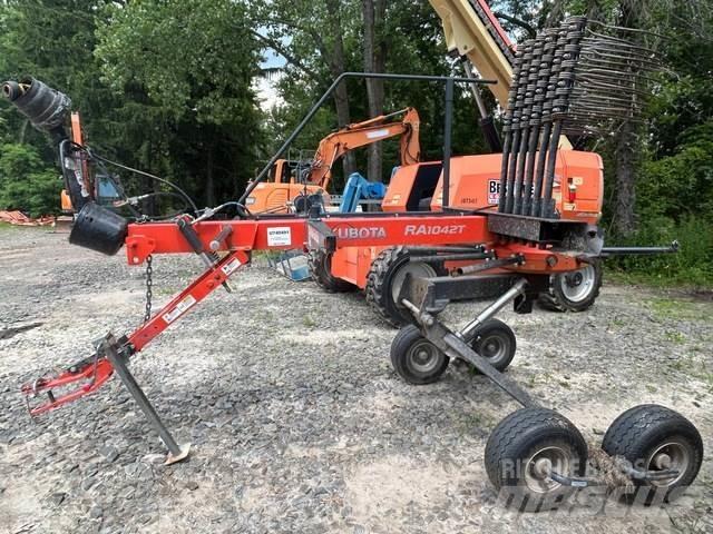 Kubota RA1042T Obraceče a shrabovače sena