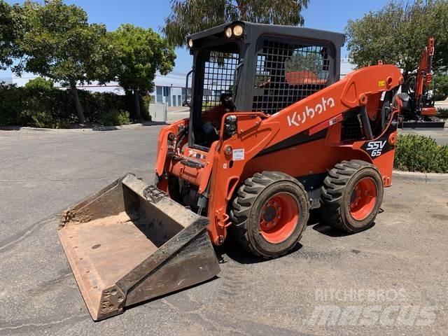 Kubota SSV65P Smykem řízené nakladače