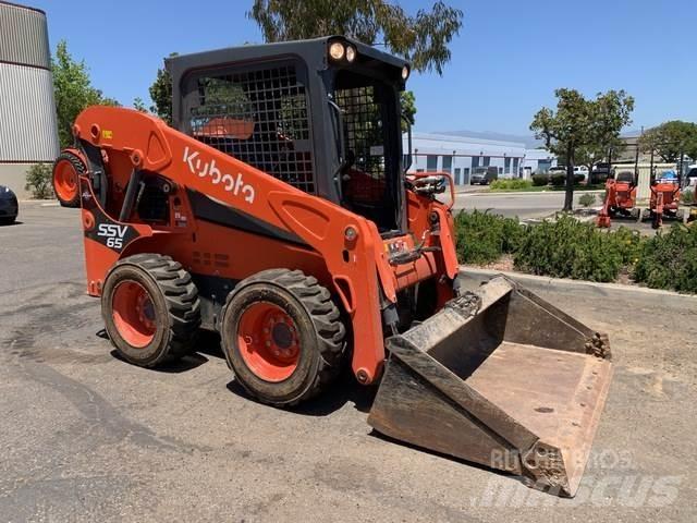 Kubota SSV65P Smykem řízené nakladače