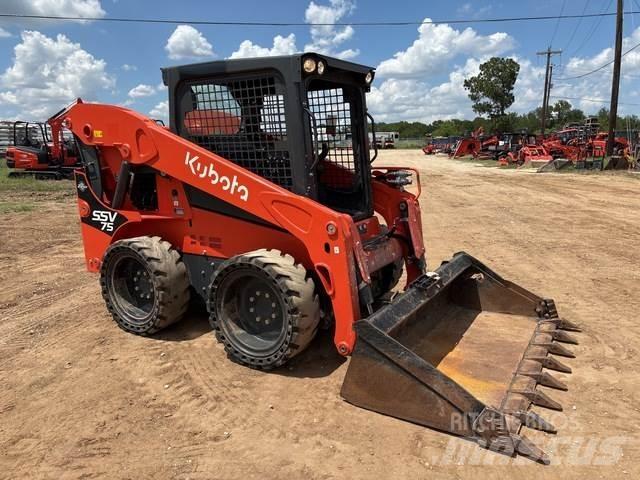 Kubota SSV75 Smykem řízené nakladače