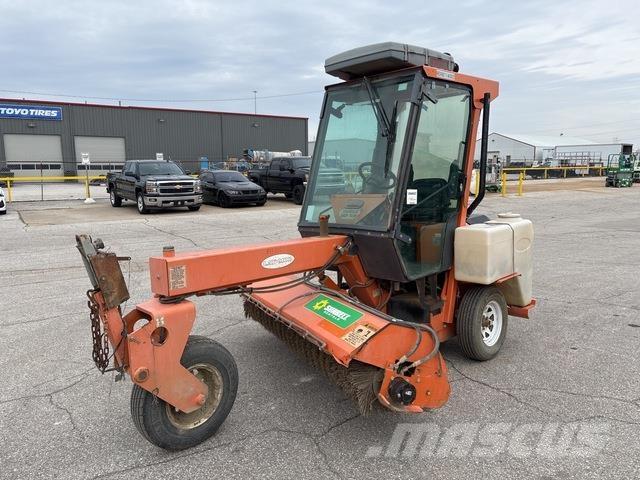 Lay-Mor 8HC Vnitřní zametací stroje