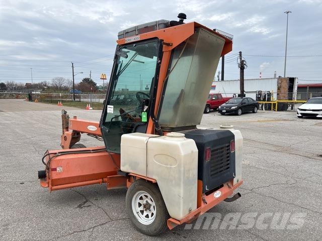 Lay-Mor 8HC Vnitřní zametací stroje