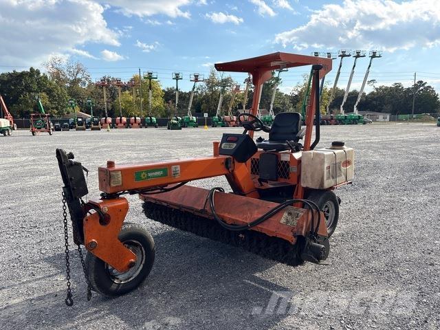 Lay-Mor SM300 Vnitřní zametací stroje