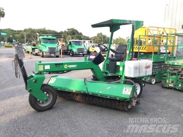Lay-Mor SM300 Vnitřní zametací stroje