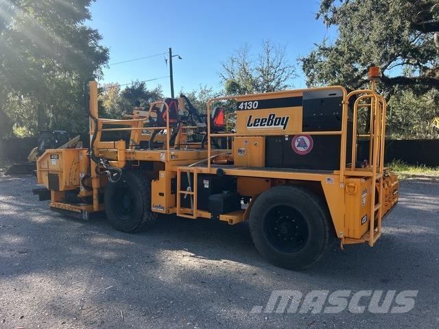 LeeBoy 4130 Příslušenství k asfaltovacím strojům