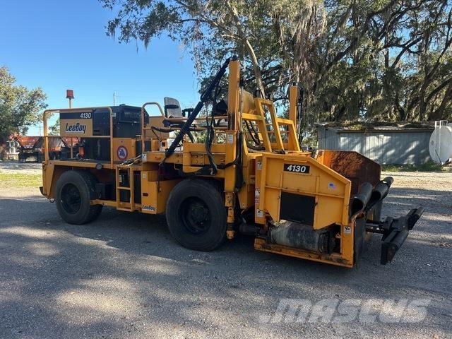 LeeBoy 4130 Příslušenství k asfaltovacím strojům