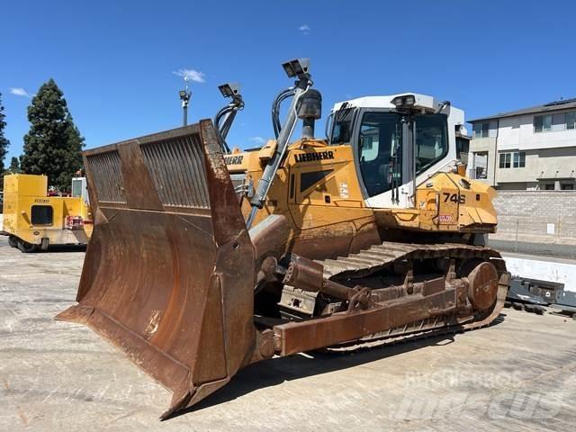 Liebherr 746 Pásové dozery